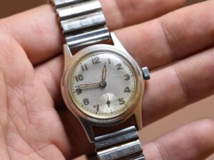 Vintage Timex Plated Gold Tone Integrated Case And Bracelet Wind Up Watch-Runs