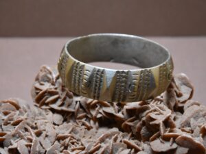 Bijoux marocain, Sahara/Touareg argent ancien bracelet bangle, ethnic Berber