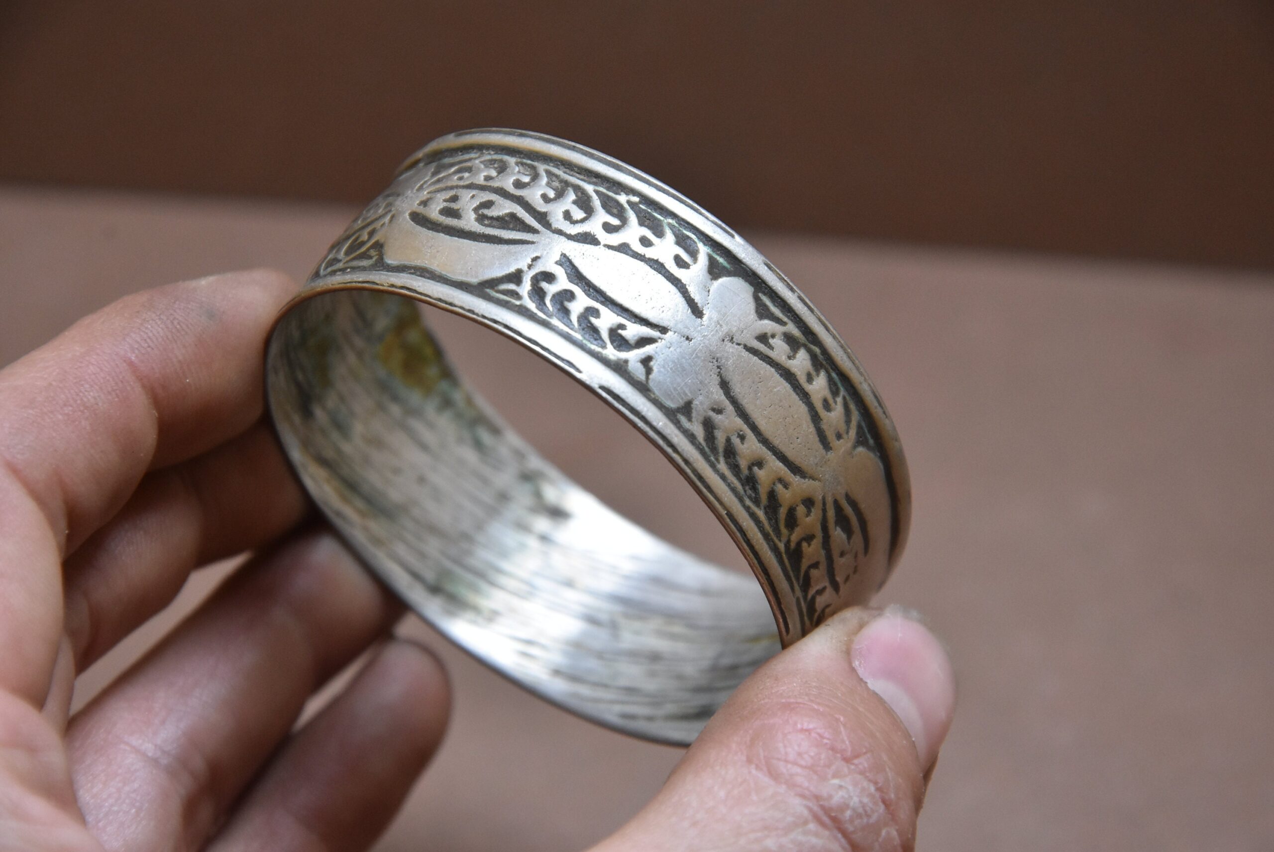 Berber Granulated Silver Bangle: Moroccan Touareg Bracelet (5.5cm) - Image 3