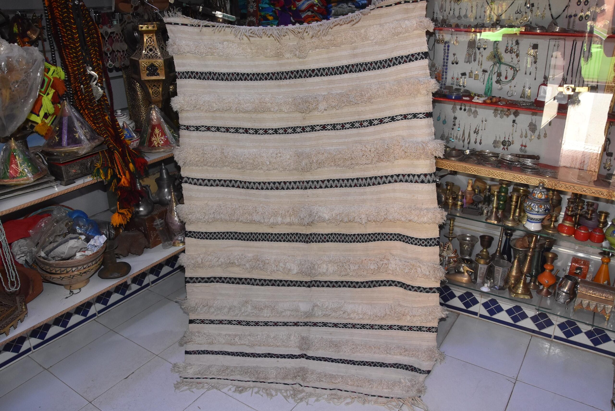 Vintage Berber Handira Shawl: Ait Atta Wool Cape - Image 2