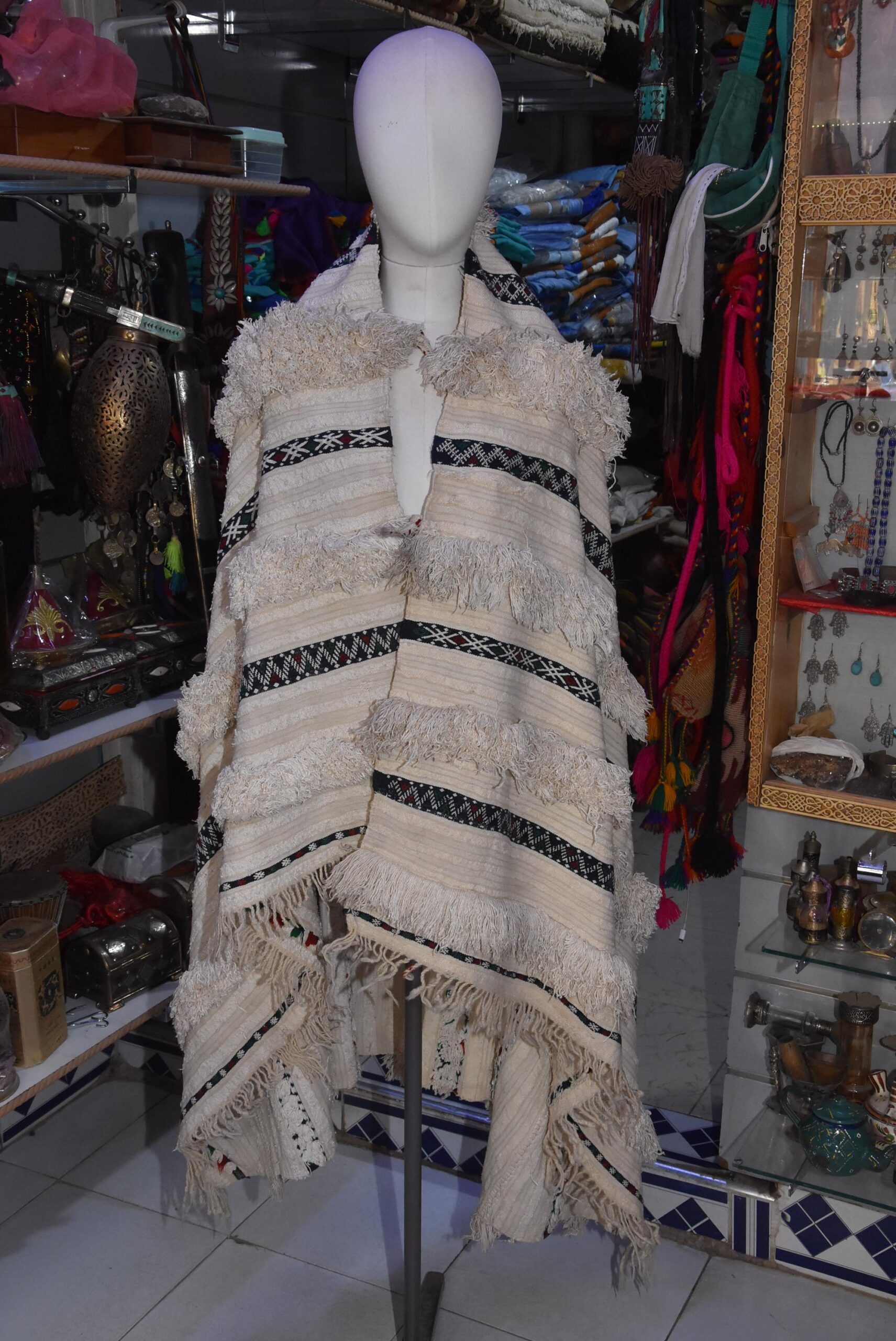 Vintage Berber Handira Shawl: Ait Atta Wool Cape - Image 3