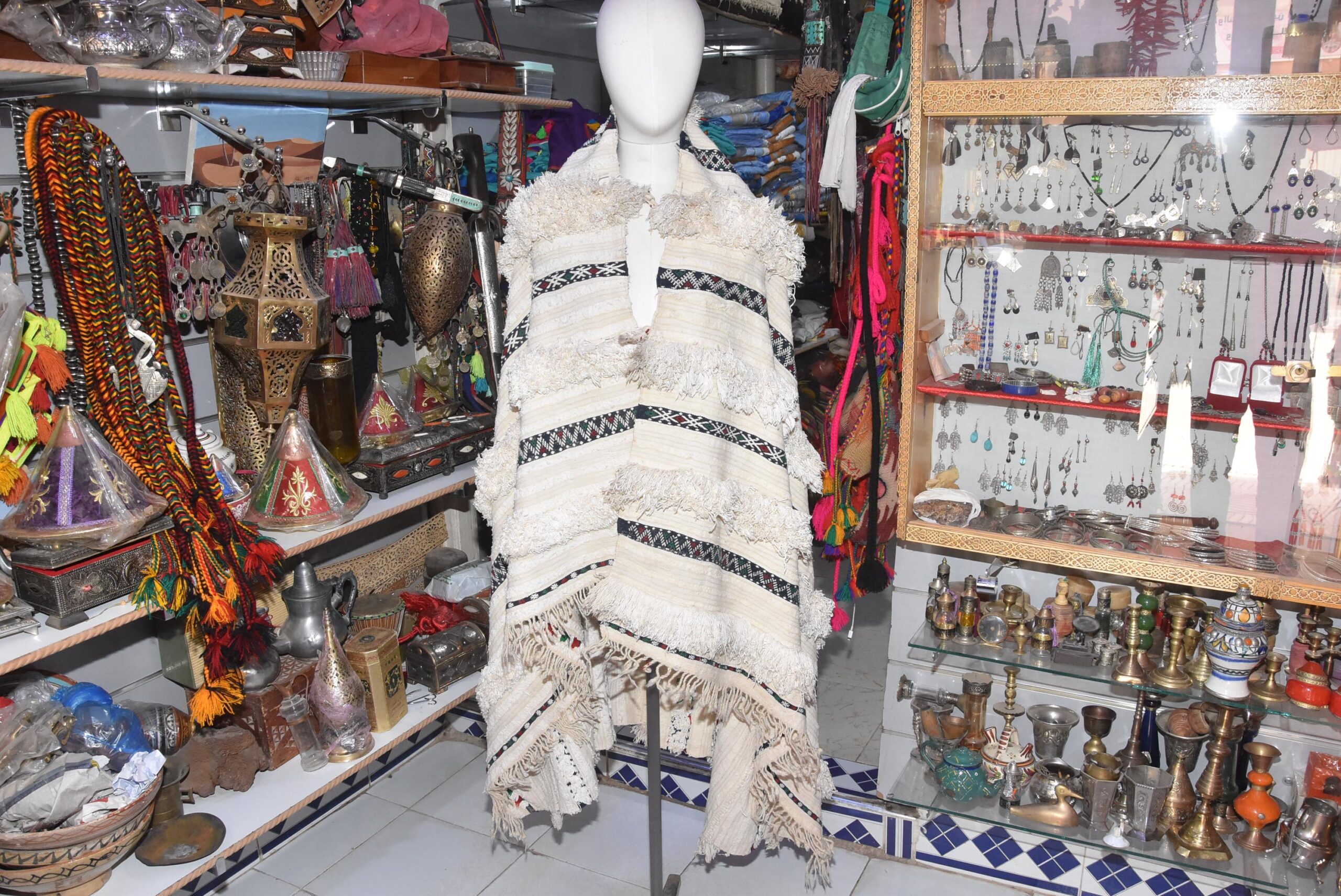Vintage Berber Handira Shawl: Ait Atta Wool Cape