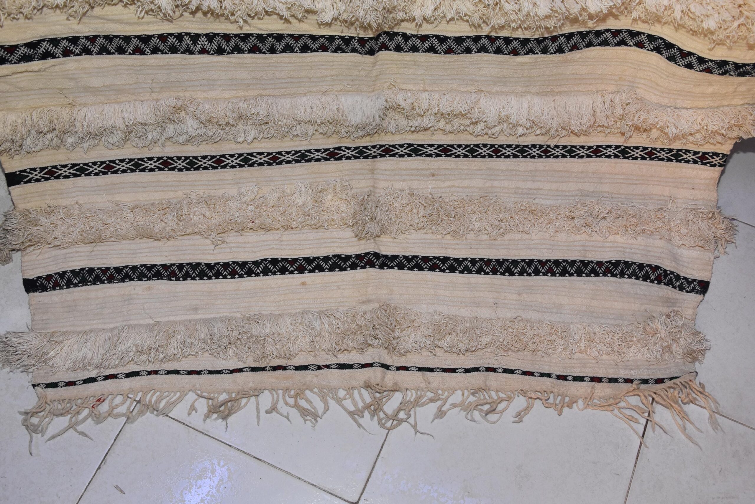 Vintage Berber Handira Shawl: Ait Atta Wool Cape - Image 6