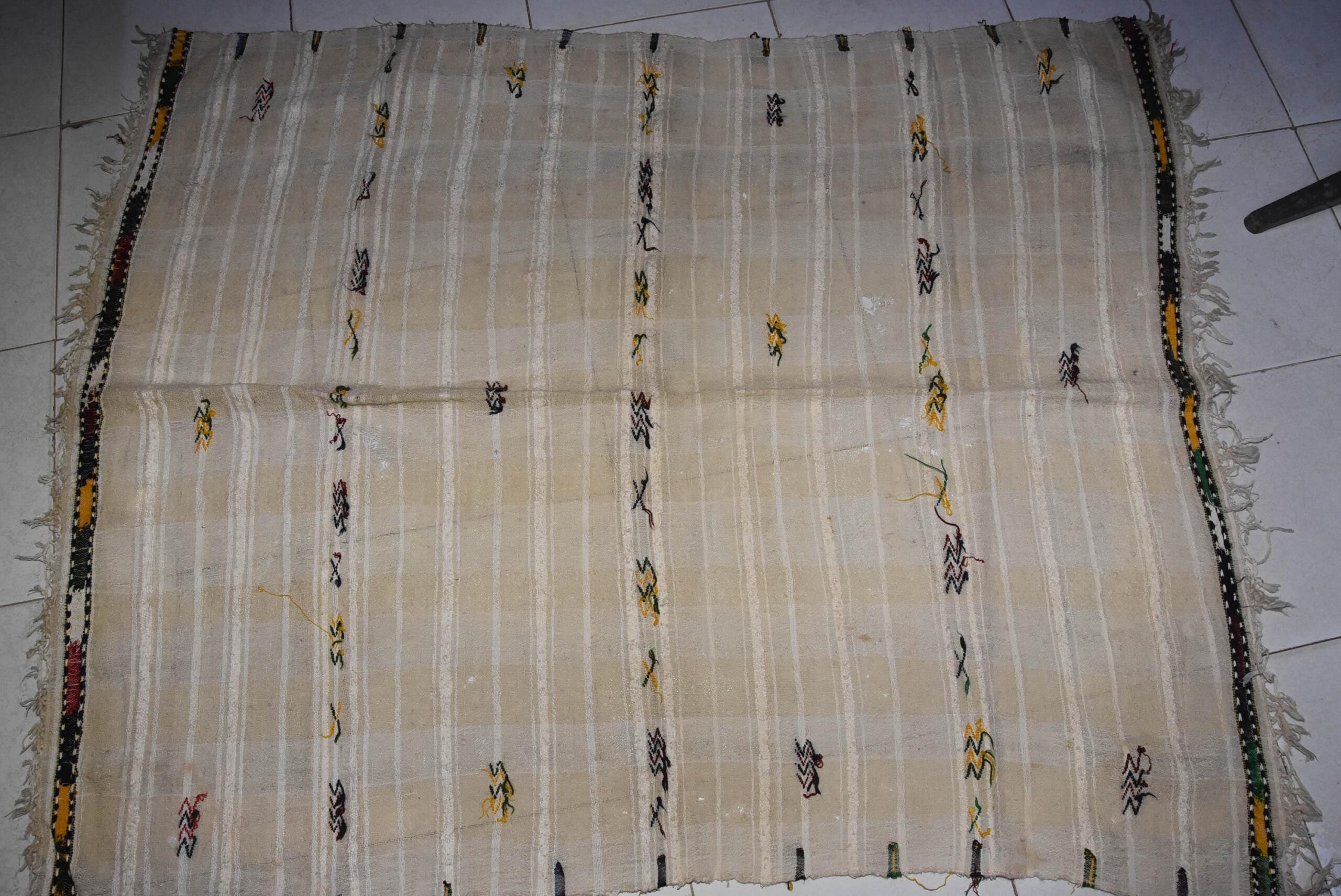Handira Berber Blanket Woman Dress - Tahendirt - vintage Ait Hadiddu Tribe, Morocco - Image 8