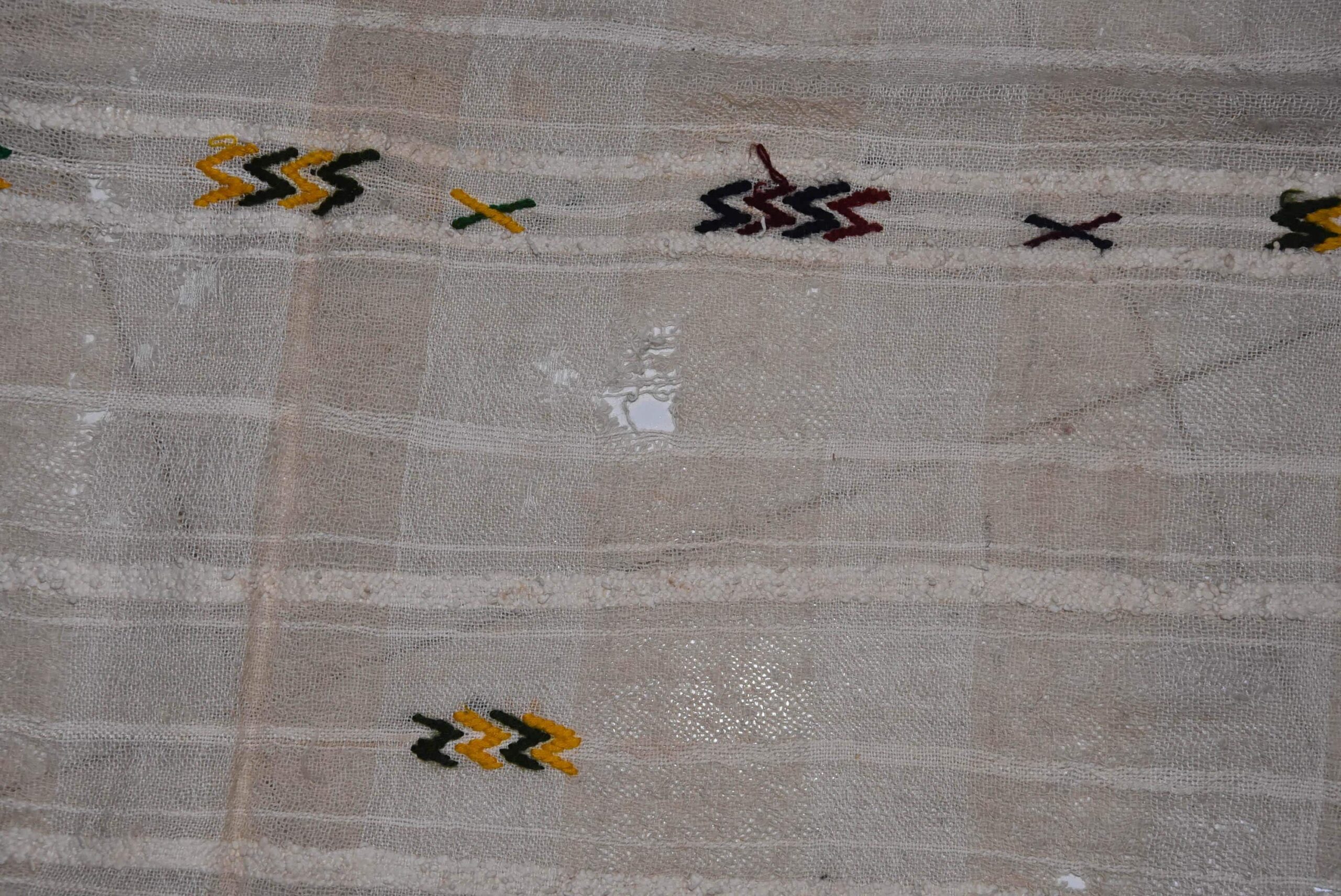 Handira Berber Blanket Woman Dress - Tahendirt - vintage Ait Hadiddu Tribe, Morocco - Image 6