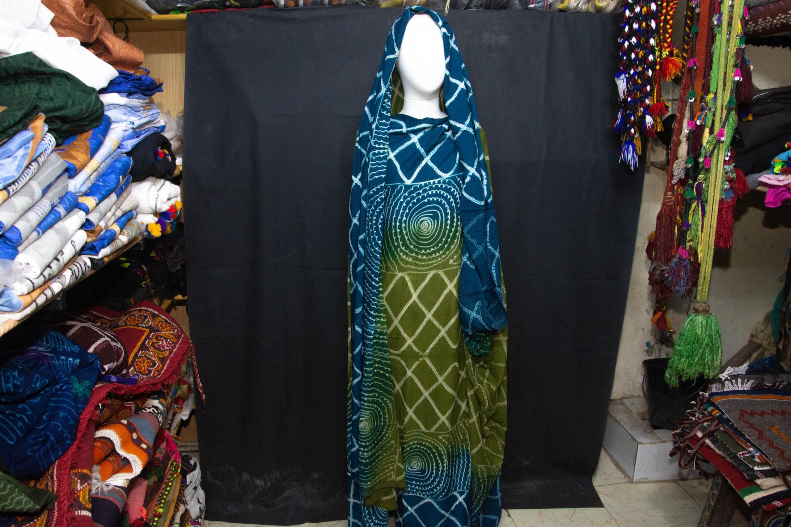 Traditional Amazigh Melhfa - Ethnic Sahrawi Gown - Unique Handcrafted Desert Robe - Image 4