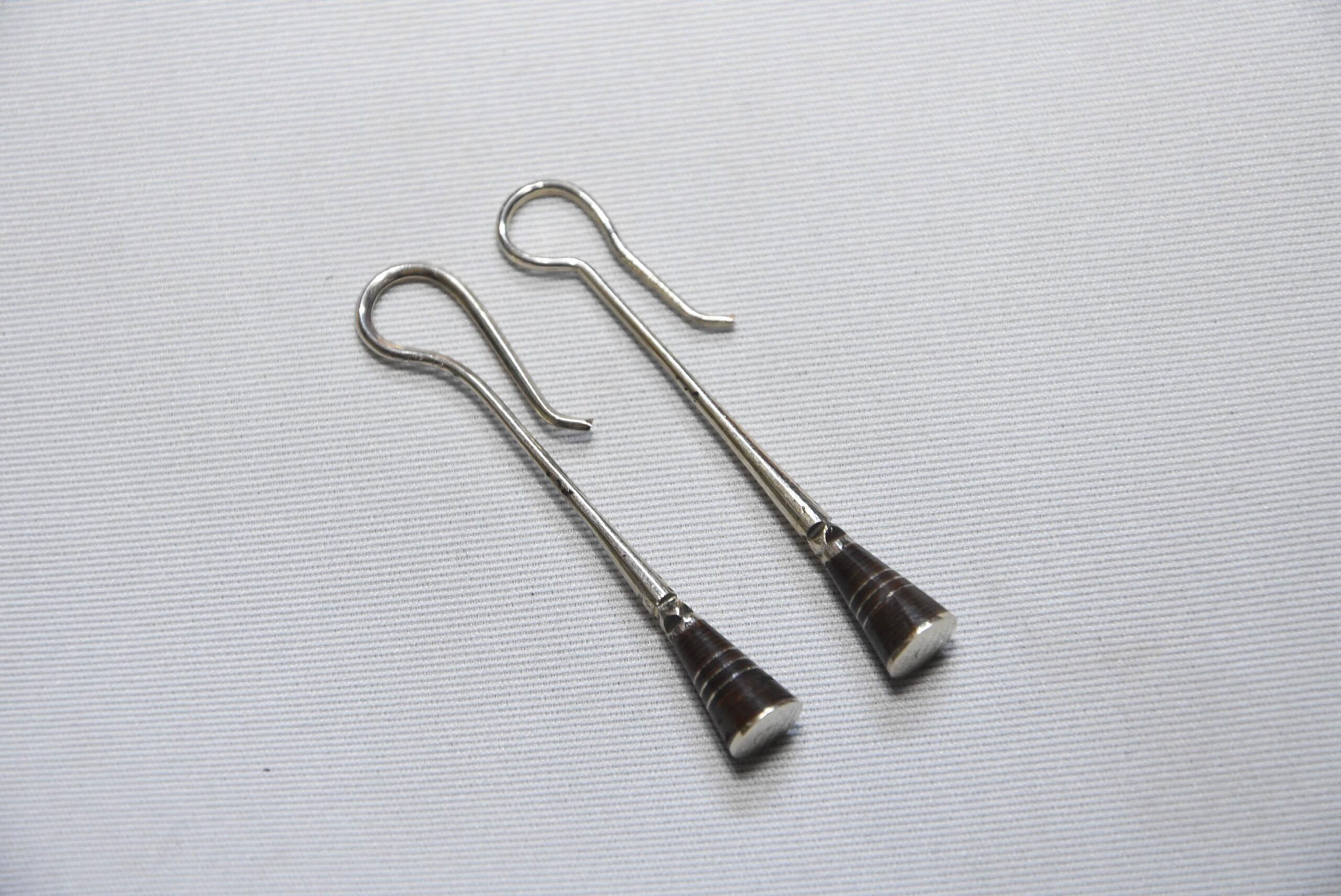 Tuareg earrings in silver and ebony wood, handmade - Image 6