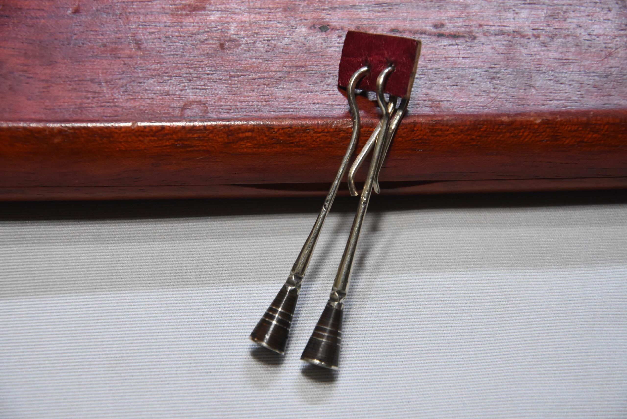 Tuareg earrings in silver and ebony wood, handmade - Image 3