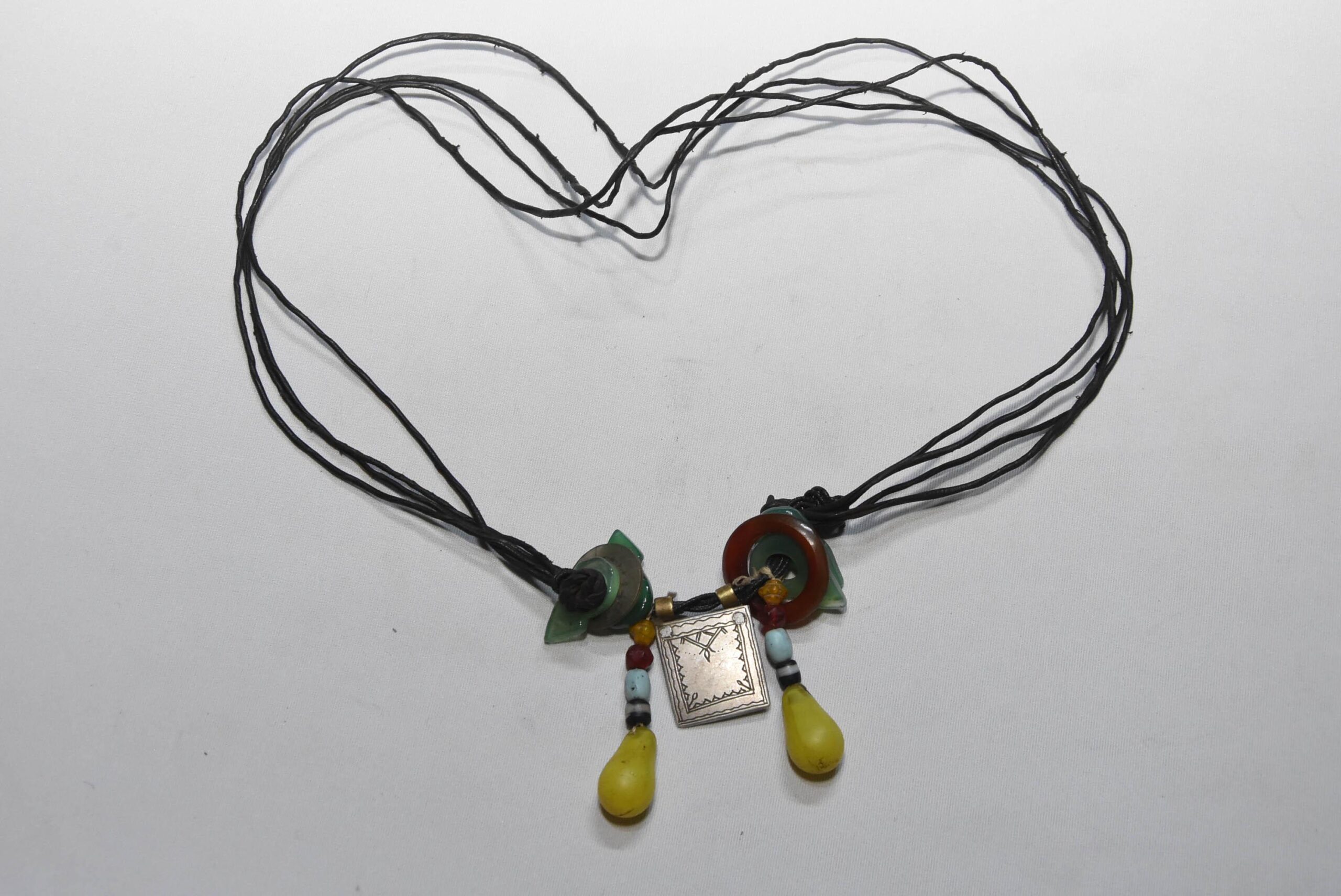 Vintage Tuareg Silver Amulet Pendant: Ethnic Berber Necklace - Image 2