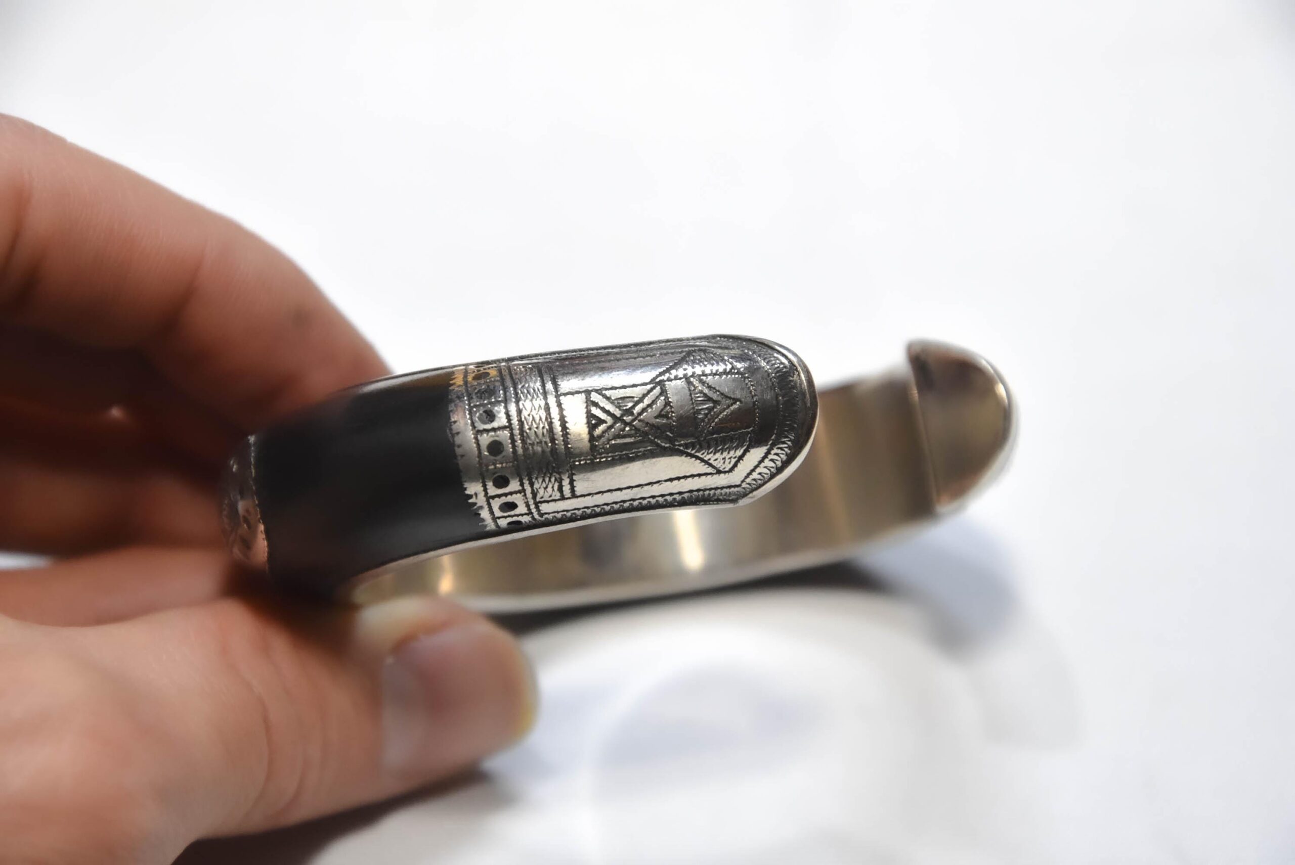 Bracelet Tuareg Silver & Ebony Wood Geometric Motif Cuff - Image 5