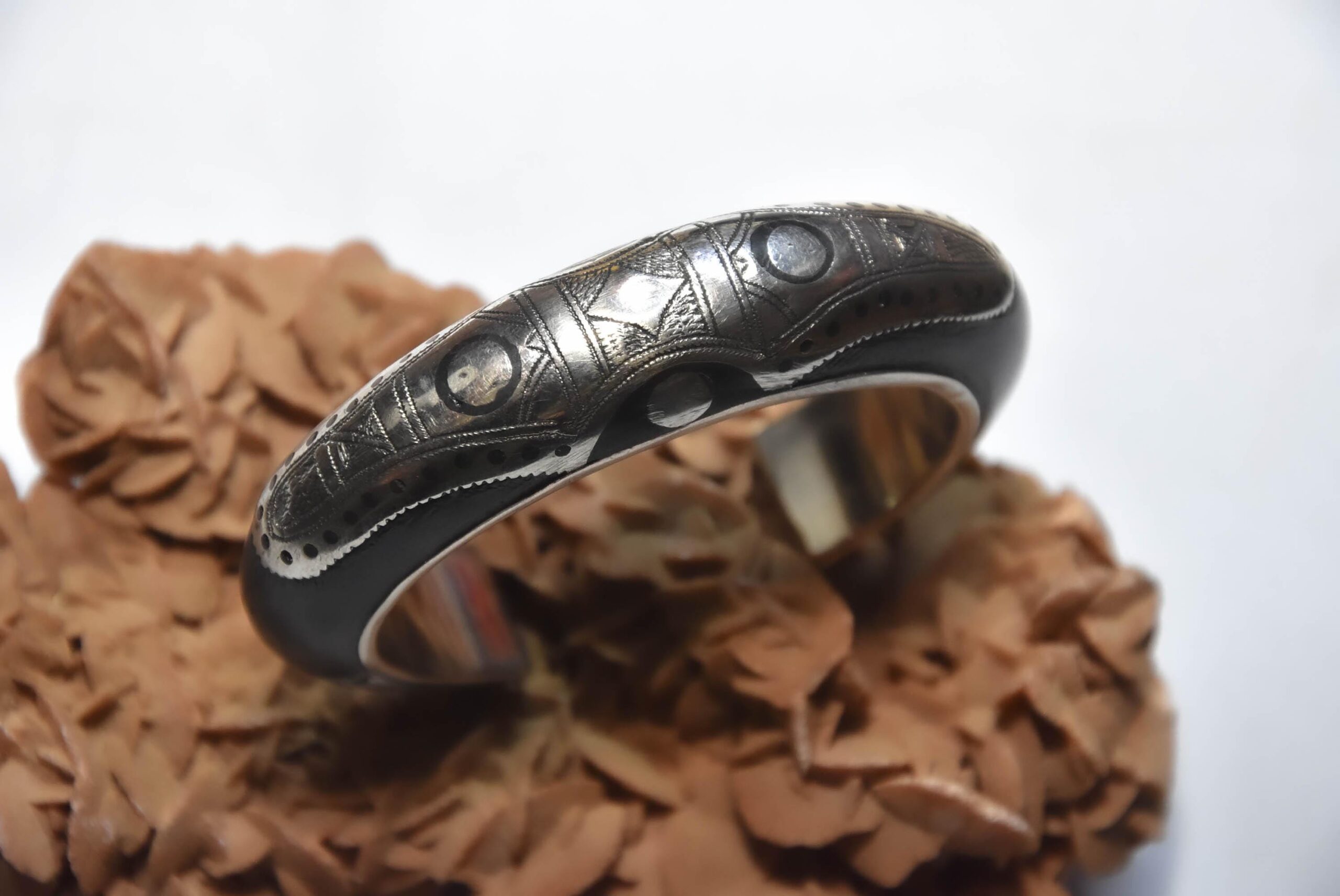 Bracelet Tuareg Silver & Ebony Wood Geometric Motif Cuff - Image 9
