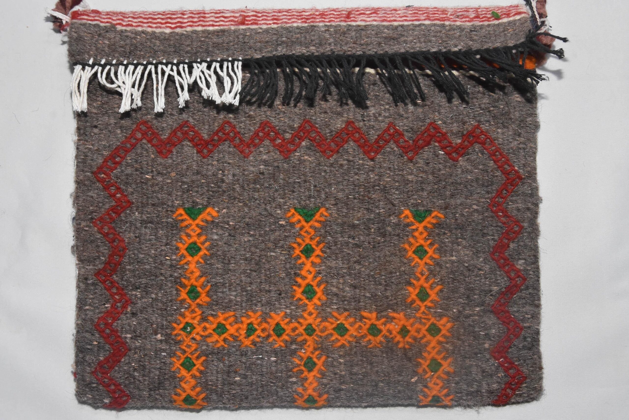 Handwoven Berber Bag – A One-of-a-Kind Atlas Mountain Treasure - Image 3