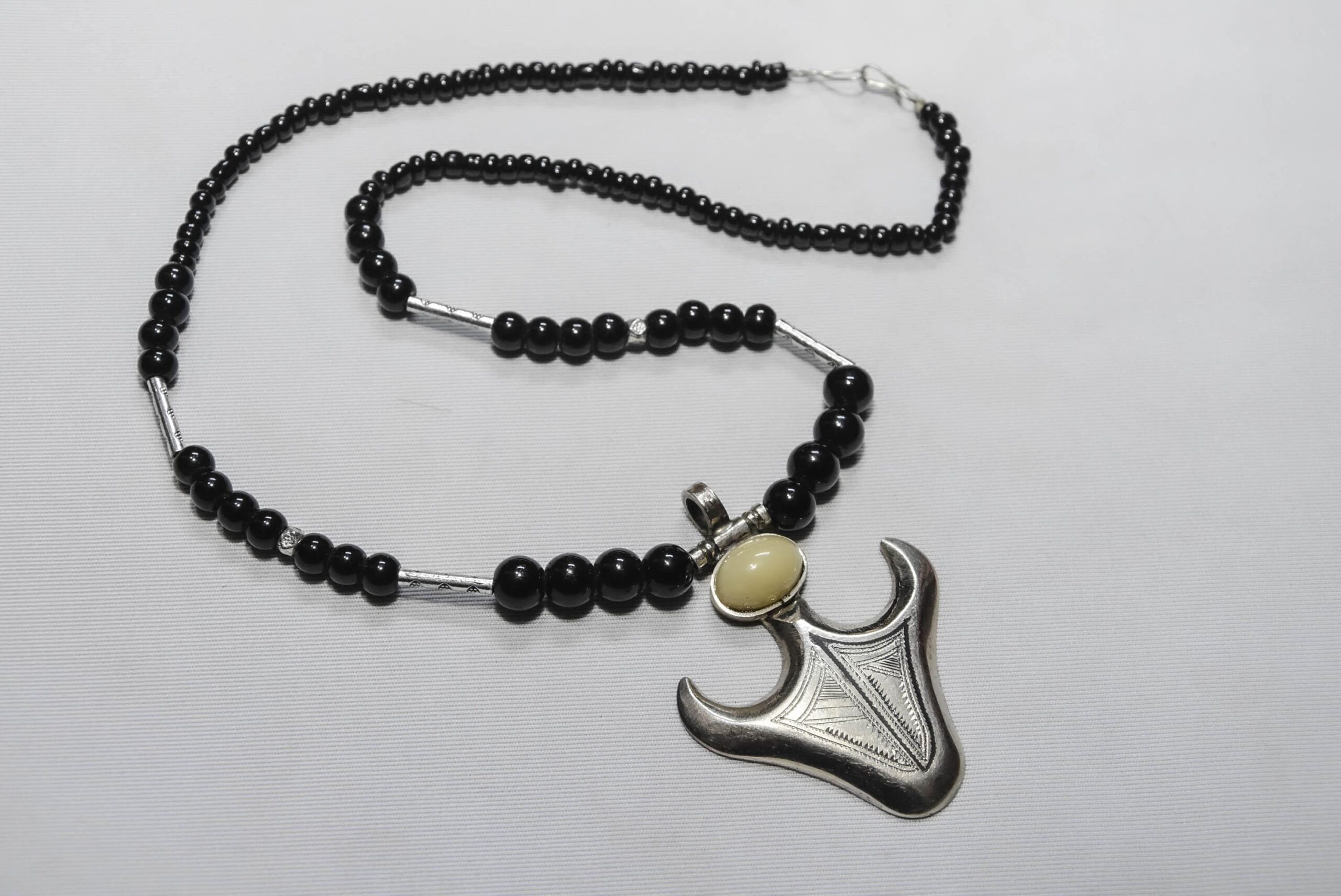 Ethnic tuareg Southern Cross Necklace Silver with onyx Beads from Tahouha Niger Tribe - Image 3