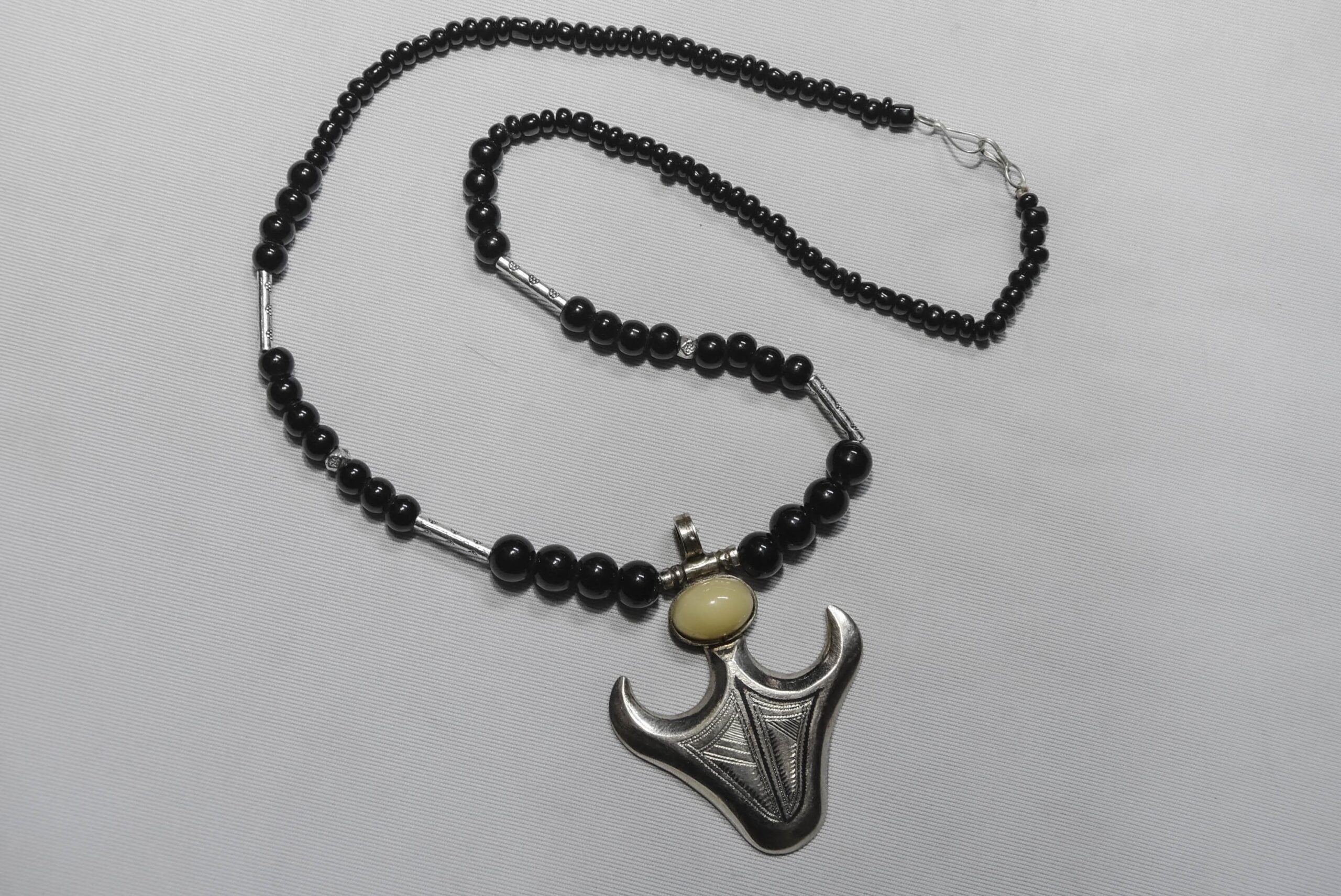 Ethnic tuareg Southern Cross Necklace Silver with onyx Beads from Tahouha Niger Tribe - Image 4