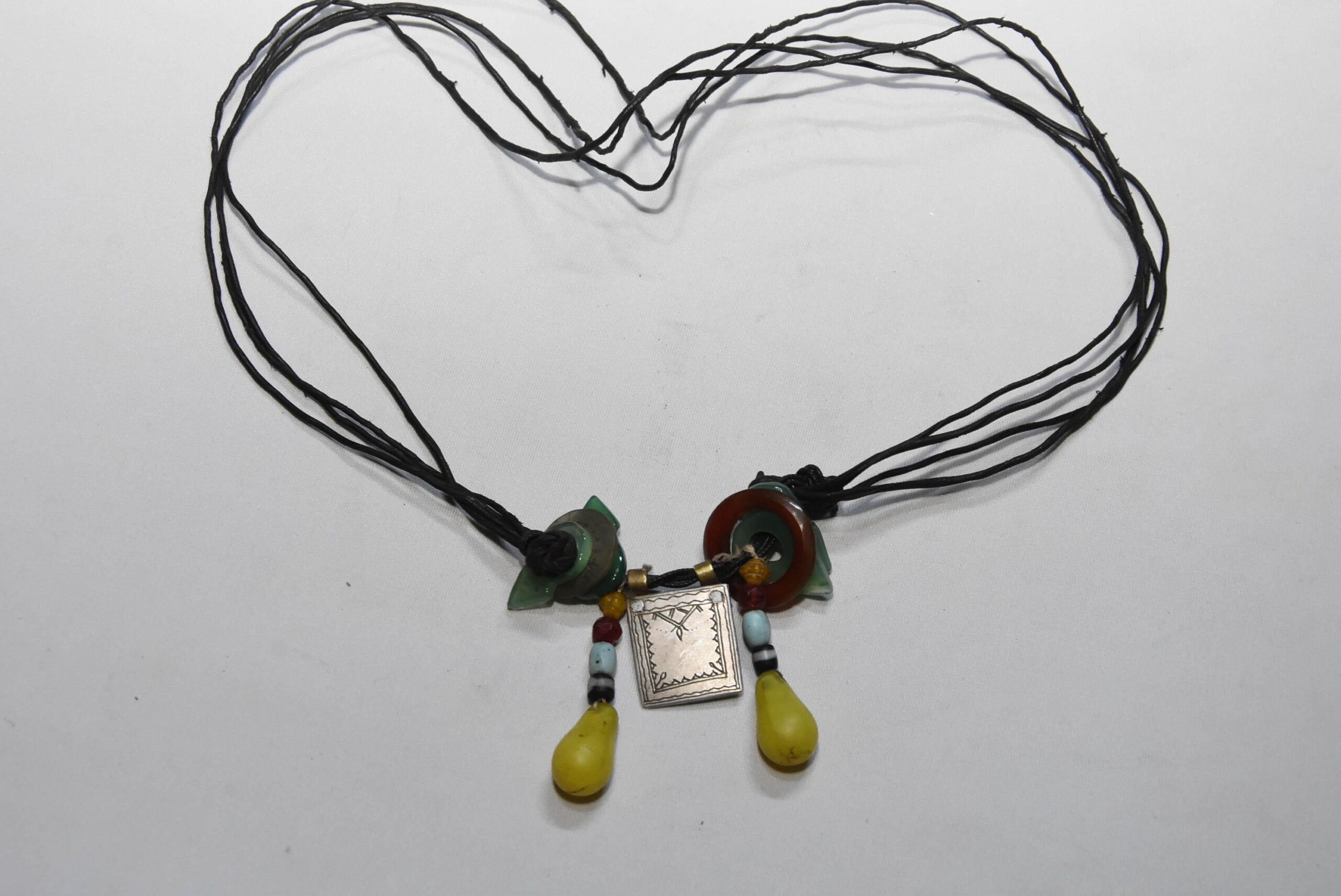 Vintage Tuareg Silver Amulet Pendant: Ethnic Berber Necklace - Image 4