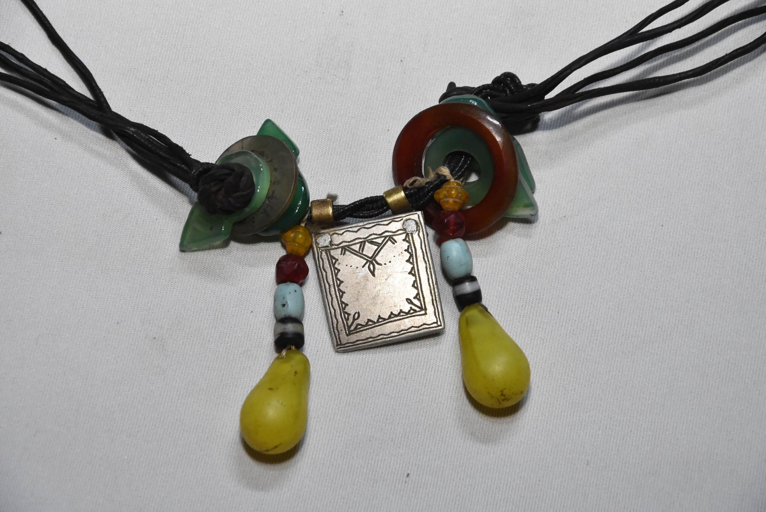 Vintage Tuareg Silver Amulet Pendant: Ethnic Berber Necklace - Image 3