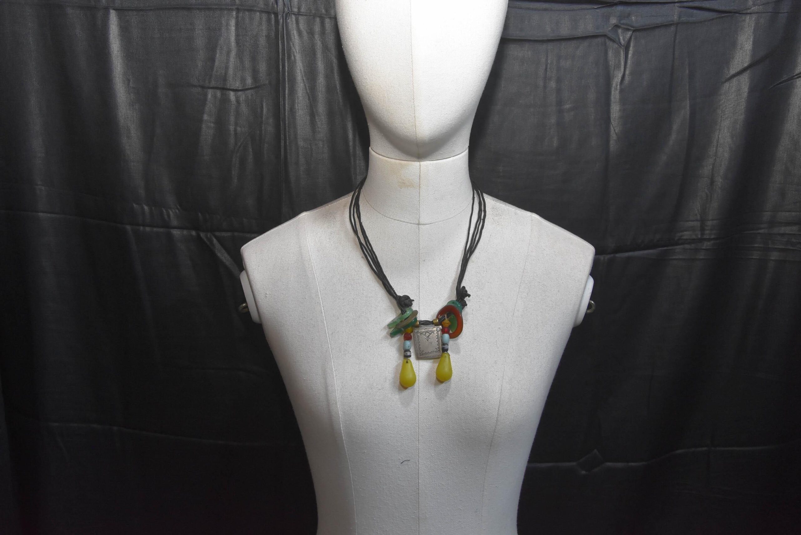 Vintage Tuareg Silver Amulet Pendant: Ethnic Berber Necklace - Image 8