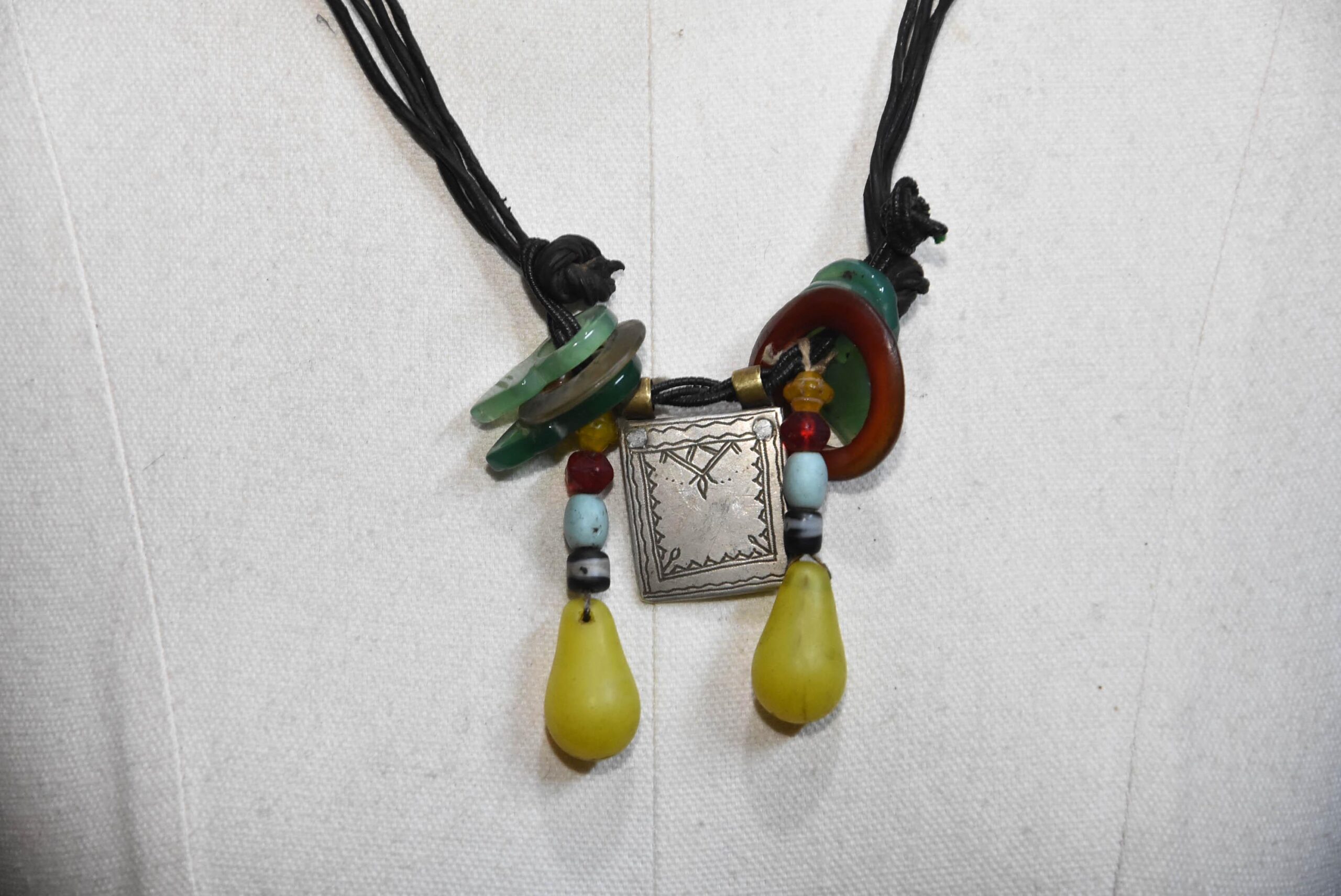 Vintage Tuareg Silver Amulet Pendant: Ethnic Berber Necklace - Image 10