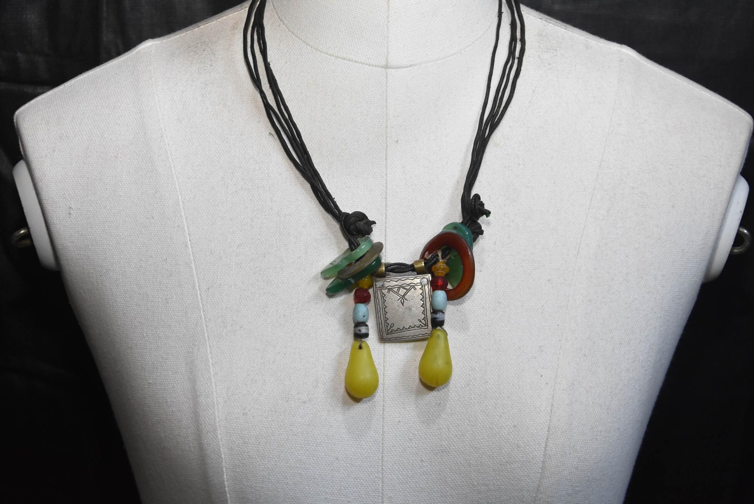 Vintage Tuareg Silver Amulet Pendant: Ethnic Berber Necklace - Image 9