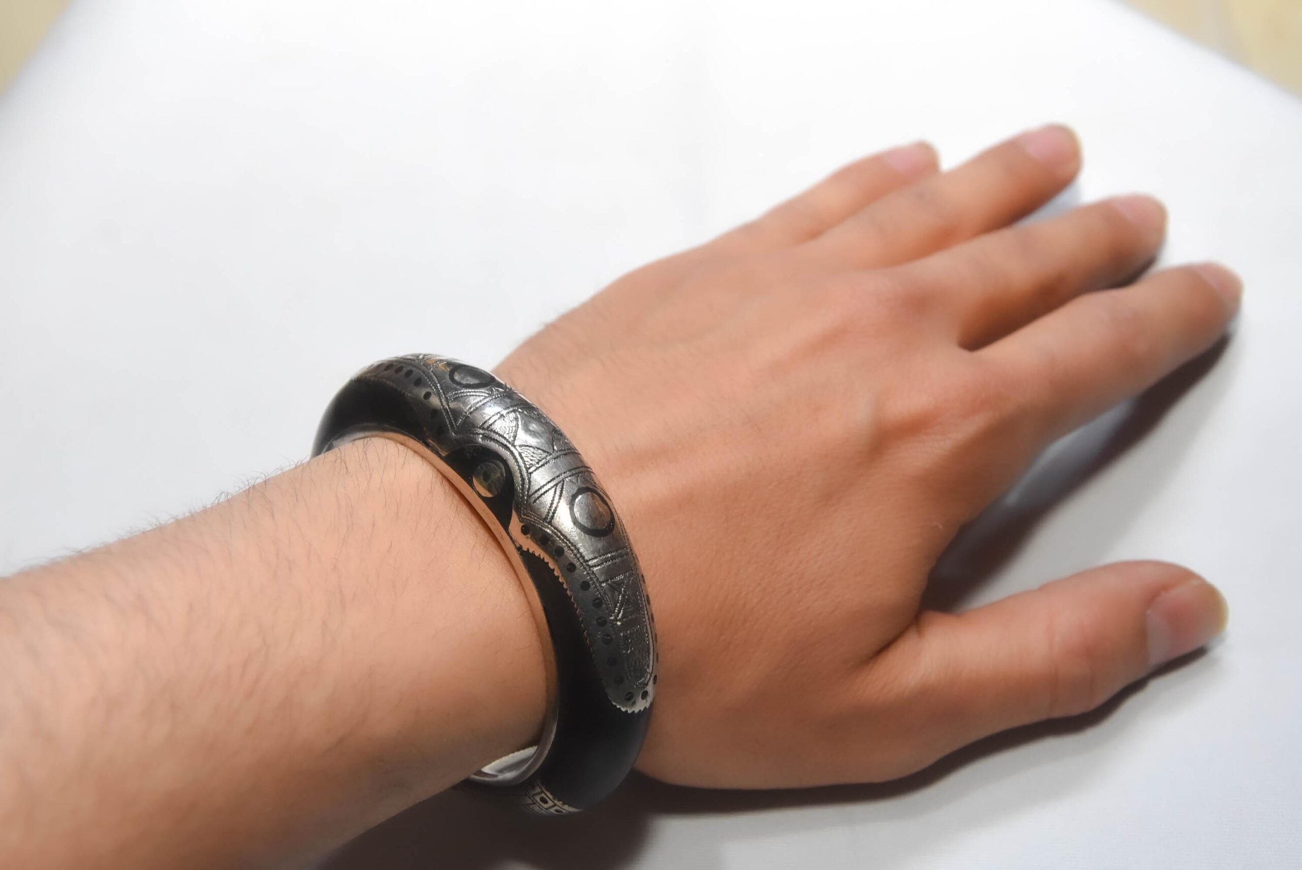 Bracelet Tuareg Silver & Ebony Wood Geometric Motif Cuff - Image 10